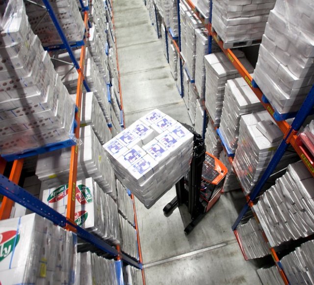 Invriezen - Heftruck in vriesopslag